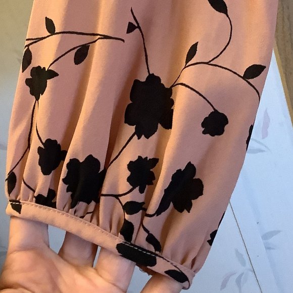 EUC Sienna Sky Pink/Black Long Sleeve Blouse Size:  Medium - Picture 3 of 7